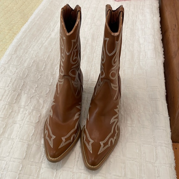 BONGO Shoes - Bongo 6 western cowboy boots synthetic stitched vintage some peeling on trim